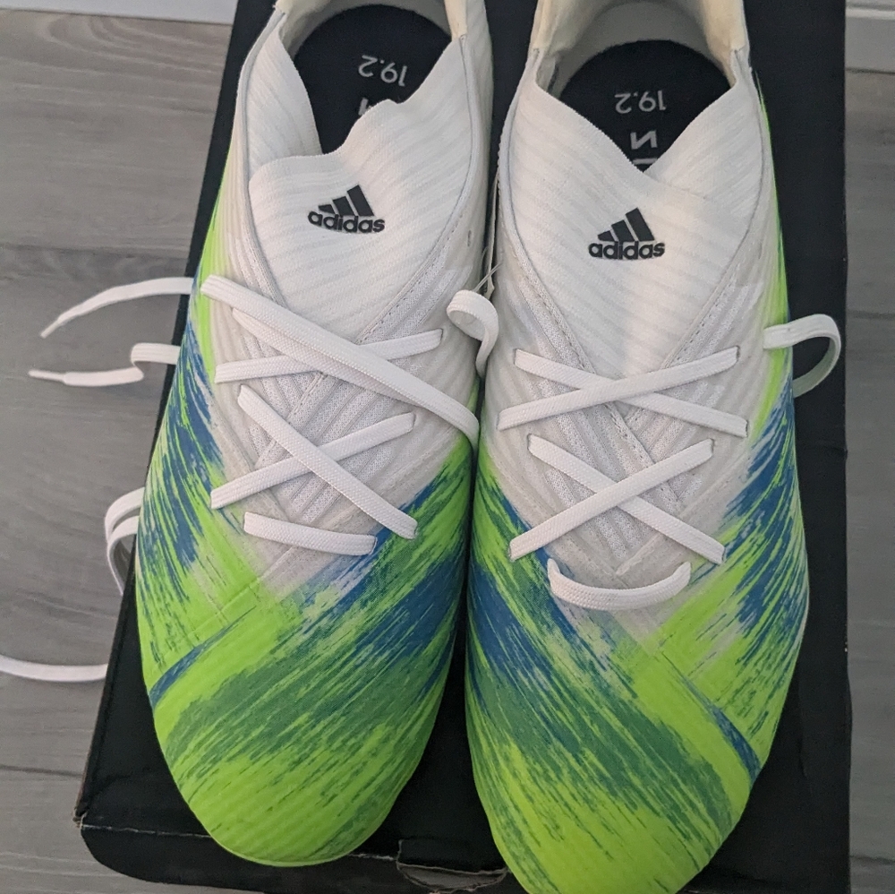 Soccer Cleats Nemesis Men Size 10